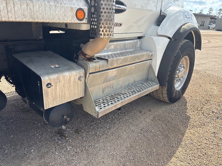 2024-kenworth-t880-image-7