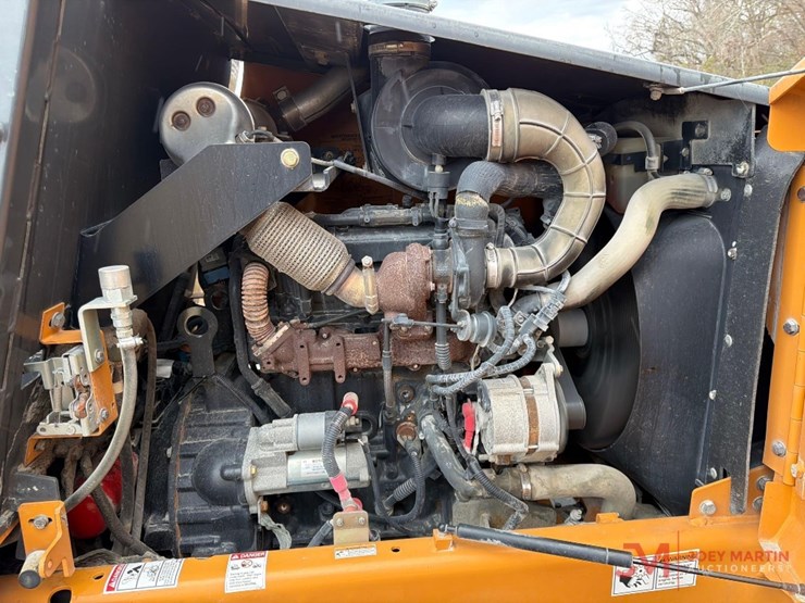 2019-case-586h-image-16