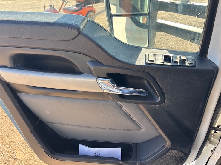 #250-•-2024-kenworth-t880-dump-truck-|-title-delay-image-17