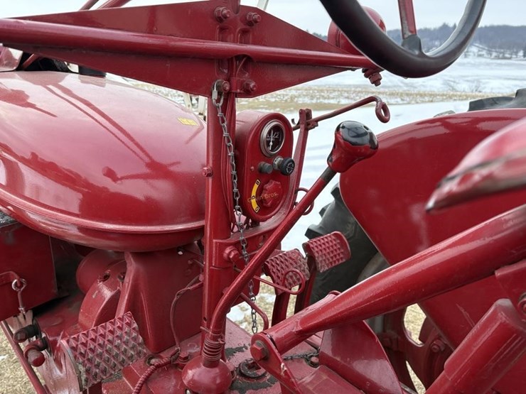 farmall-super-h-tractor-image-9