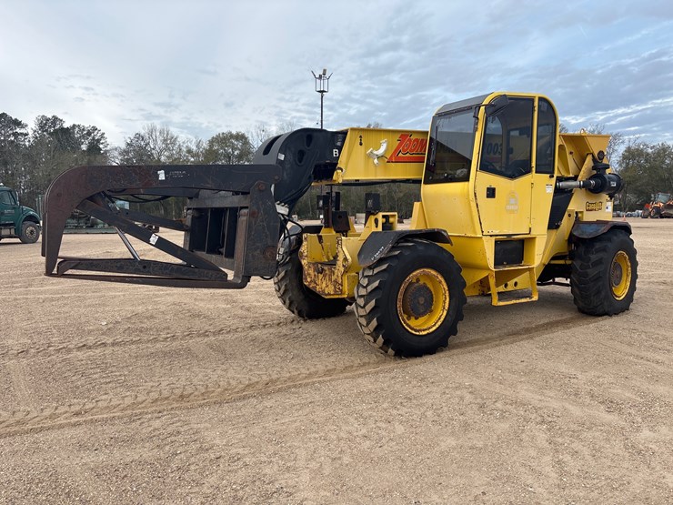 #2566-•-carelift-z82u032-44-forklift-|-for-parts/repairs-image-1