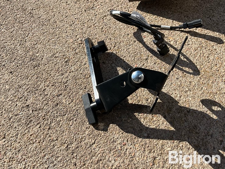 john-deere-autotrac-cab-monitor-extended-display-image-8