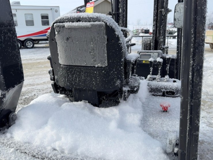 nissan-48"-forks-gray-forklift,-non-running-image-6