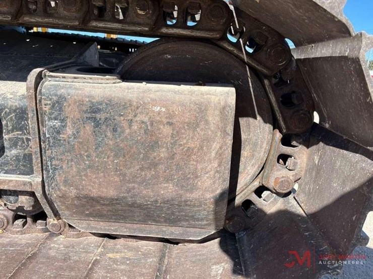 2019-caterpillar-320-image-14