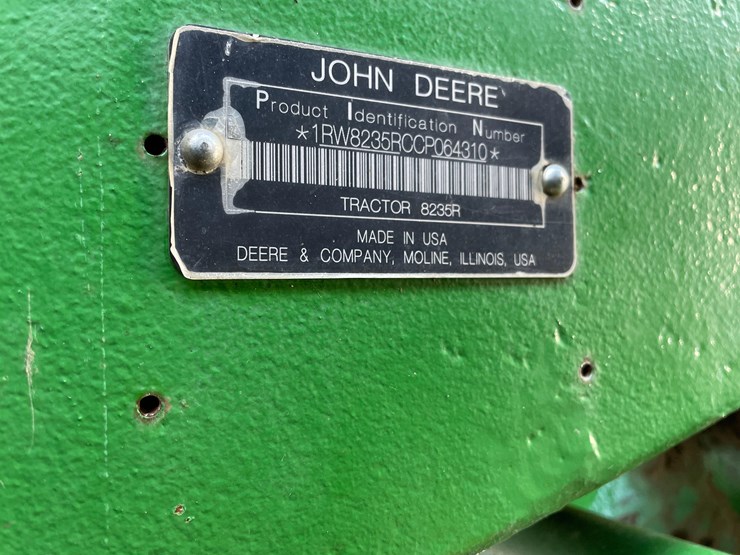 2012-john-deere-8235r-image-17