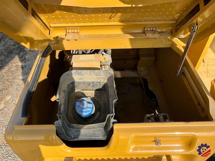 2018-caterpillar-326fl-image-76