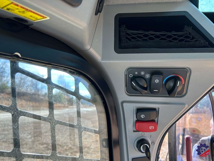 2023-caterpillar-299d3-xe-land-management-image-40