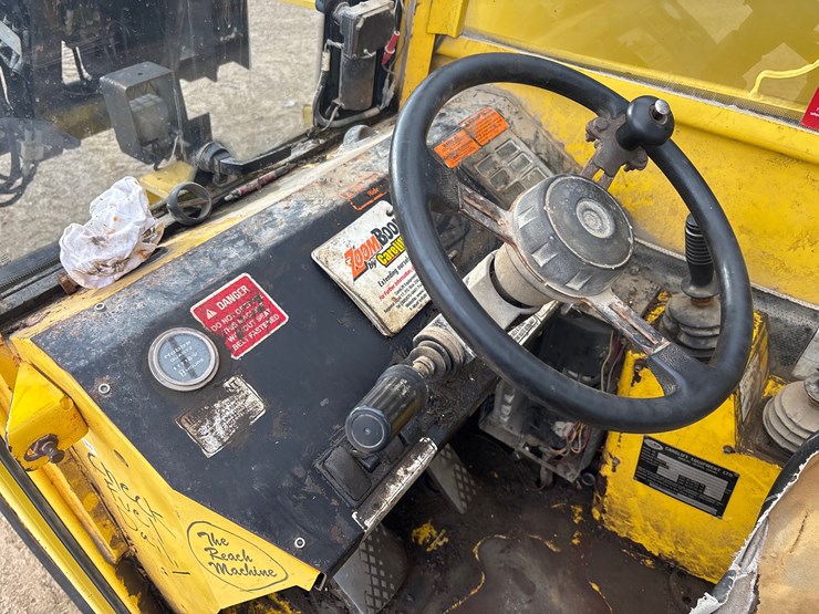 #2566-•-carelift-z82u032-44-forklift-|-for-parts/repairs-image-16