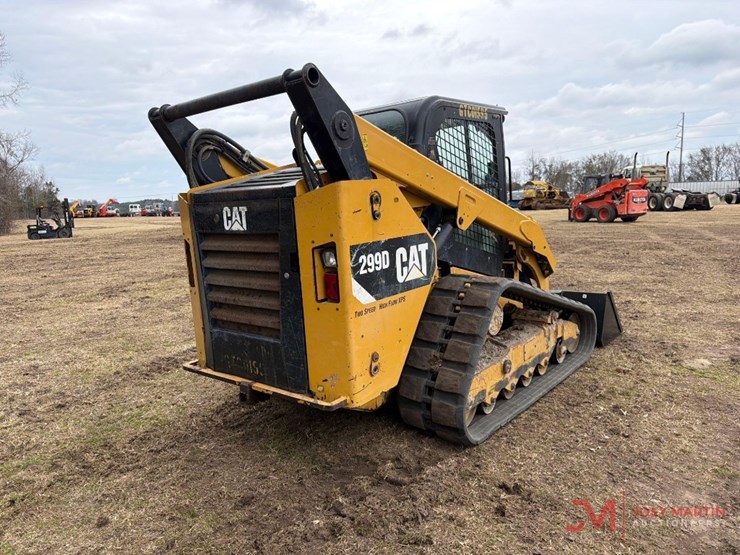 2015-caterpillar-299d-image-3
