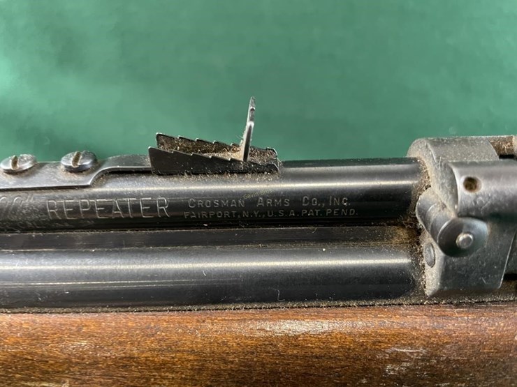 crosman-"400"-repeater-22cal-air-rifle-image-12