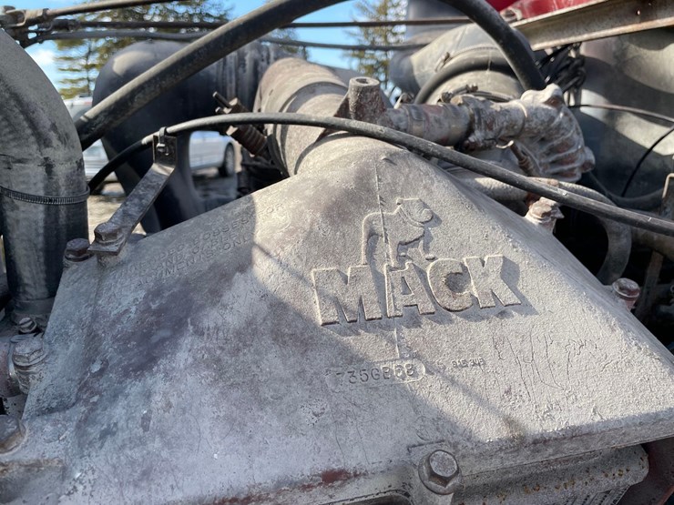 tag-#468,-1981-r-series-600-mack-semi-tractor-image-28