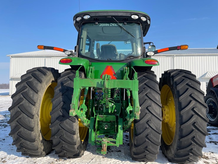 2012-john-deere-8235r-image-11