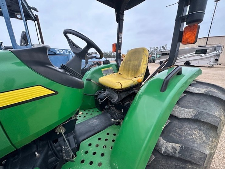 john-deere-4105-image-20