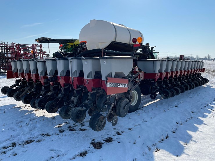 case-ih-1200-image-19