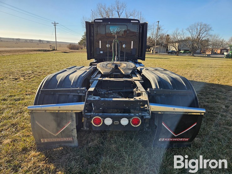 2014-kenworth-t680-image-6