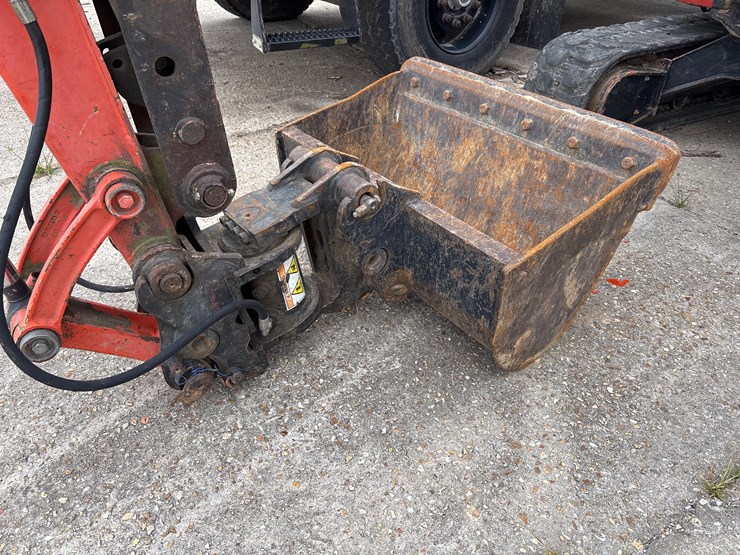 2017-kubota-kx040-4-image-13