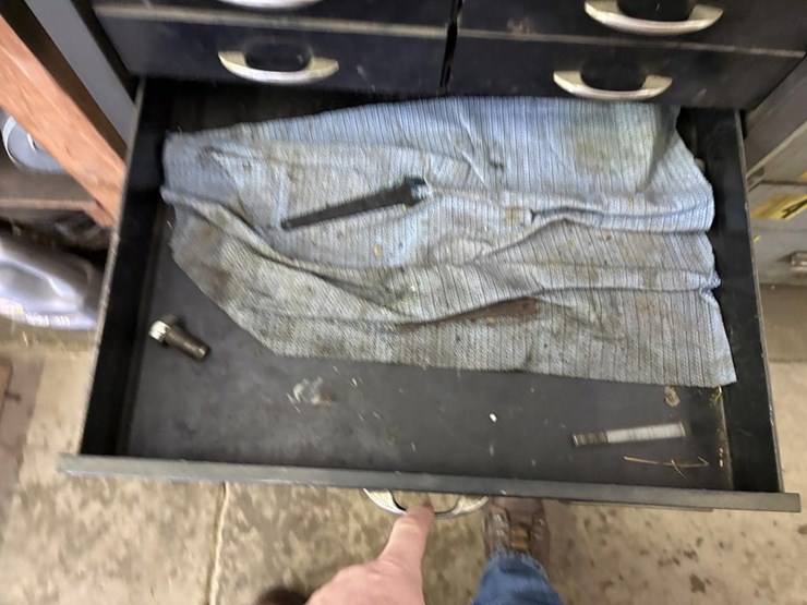 john-deere-tool-box-image-6