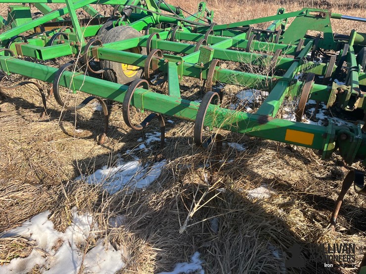 john-deere-44-image-18