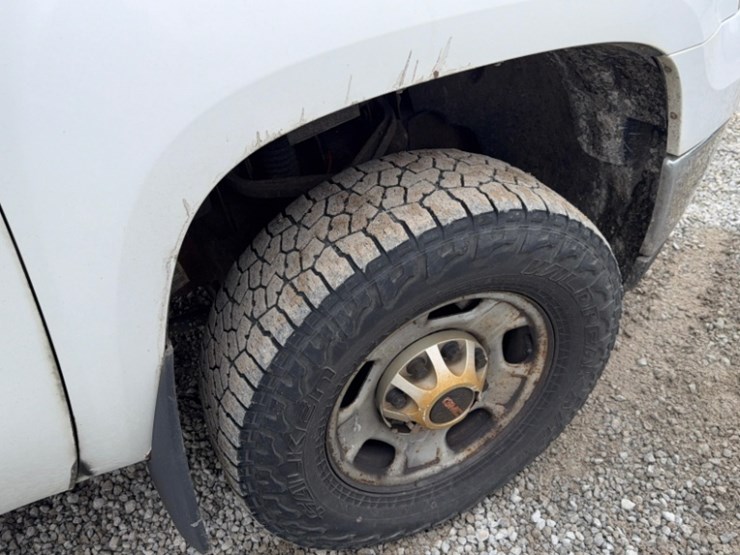 2014-gmc-2500-image-16