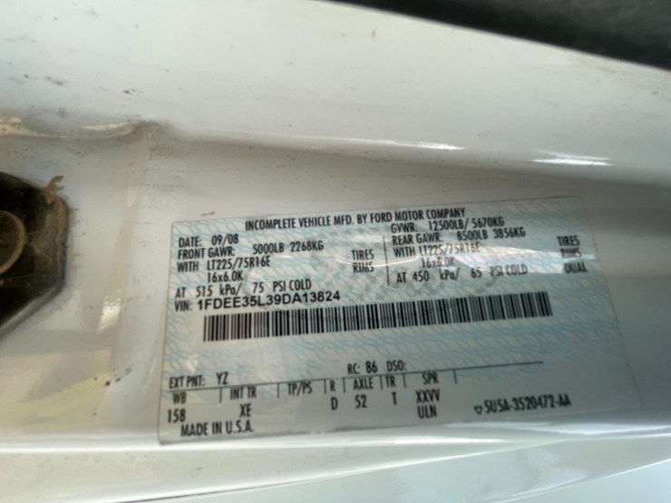 2009-ford-e350-image-27