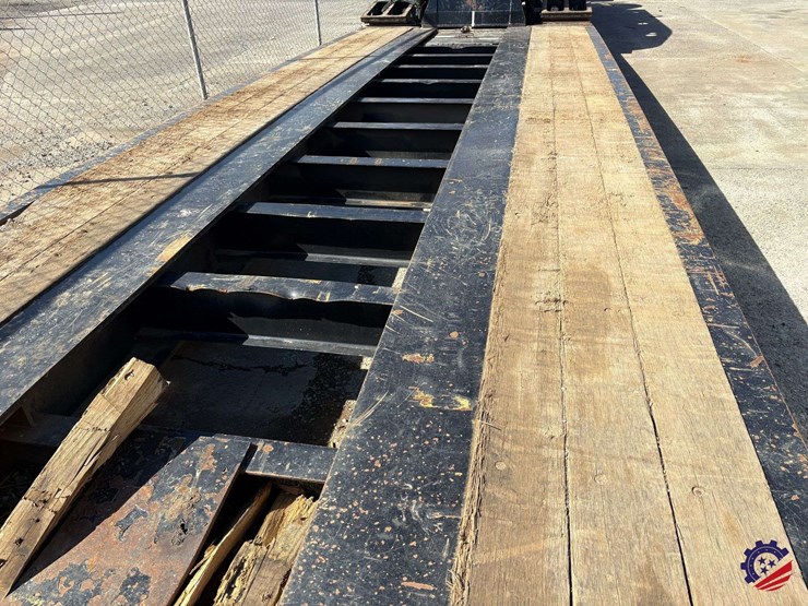 2023-fontaine-lowboy-image-37