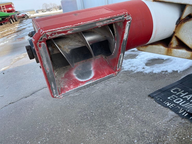 tag-#233,-chandler-16-ton-2-compartment-dry-fertilizer-tender-box-image-5