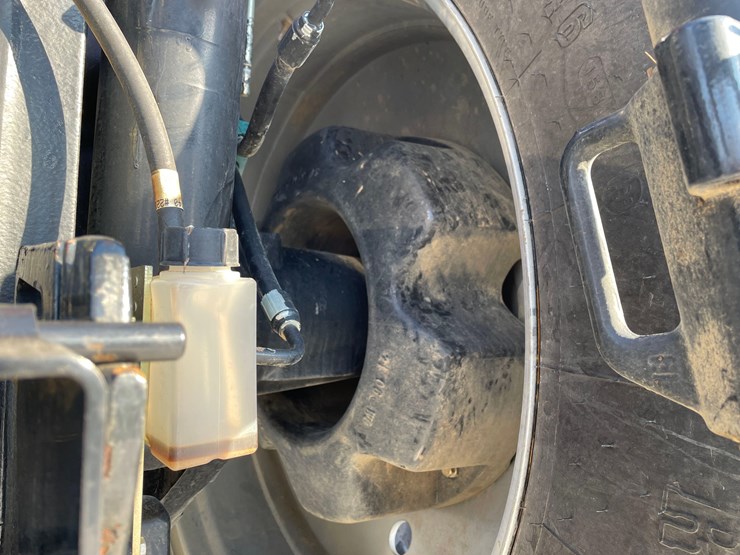 2013-case-ih-magnum-235-image-12