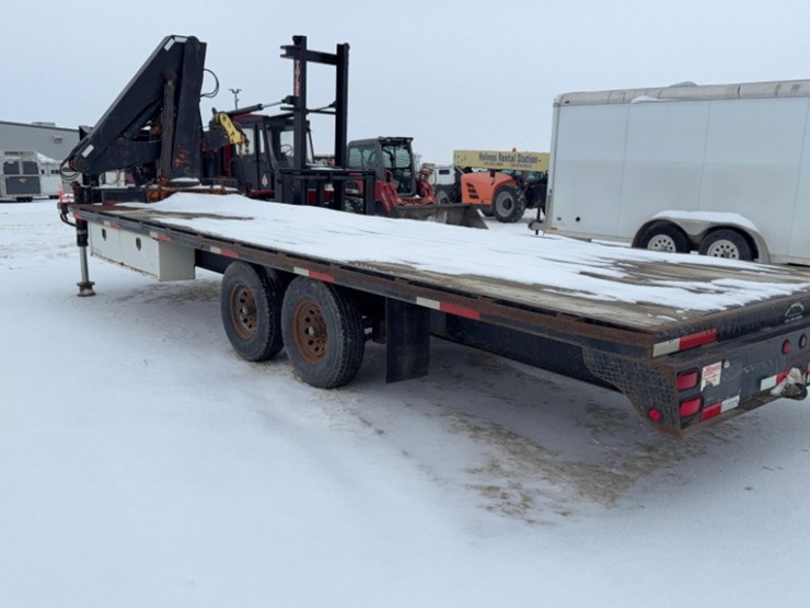 may-gooseneck-trailer,-14,000#-capacity,-no-ramps,-knuckle-boom-lift-on-front-vin#-4c8gs2629ya003492-image-12