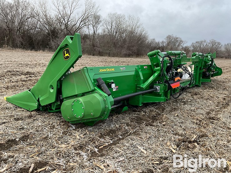 2023-john-deere-c12f-image-7