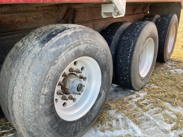 tag-#154,-2000-sterling-tri-axle-dump-truck-image-7