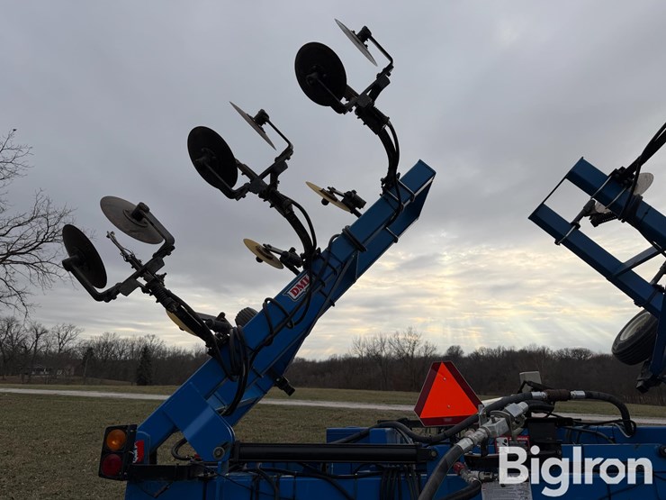 2004-dmi-4300-image-18