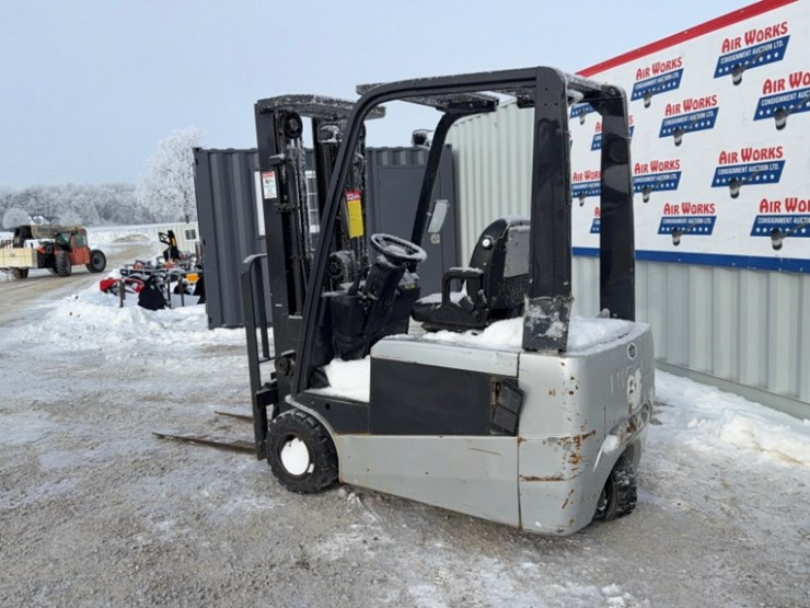 nissan-48"-forks-gray-forklift,-non-running-image-2