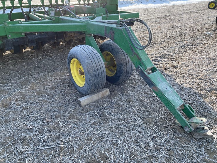 john-deere-750-image-20