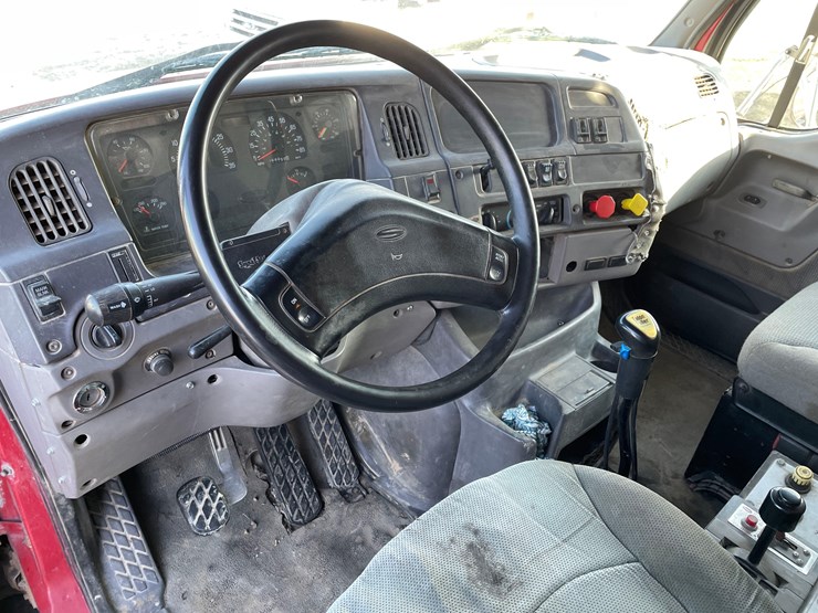 tag-#154,-2000-sterling-tri-axle-dump-truck-image-22