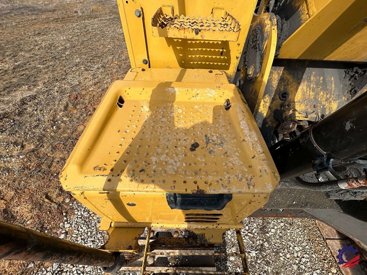 2017-caterpillar-318fl-image-94