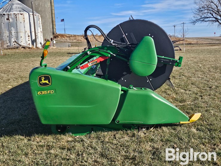 2015-john-deere-635fd-image-4