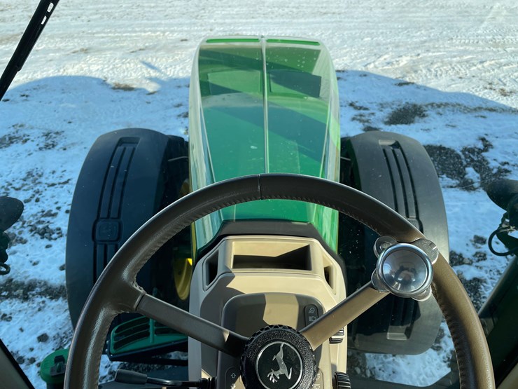 2012-john-deere-8235r-image-26