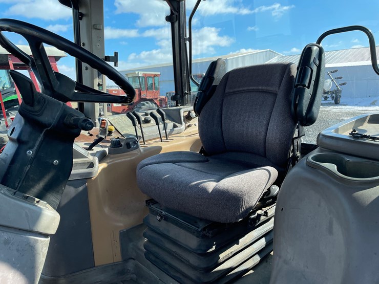 tag-#460,-2006-case-mxm-120-mfwd-tractor-image-19