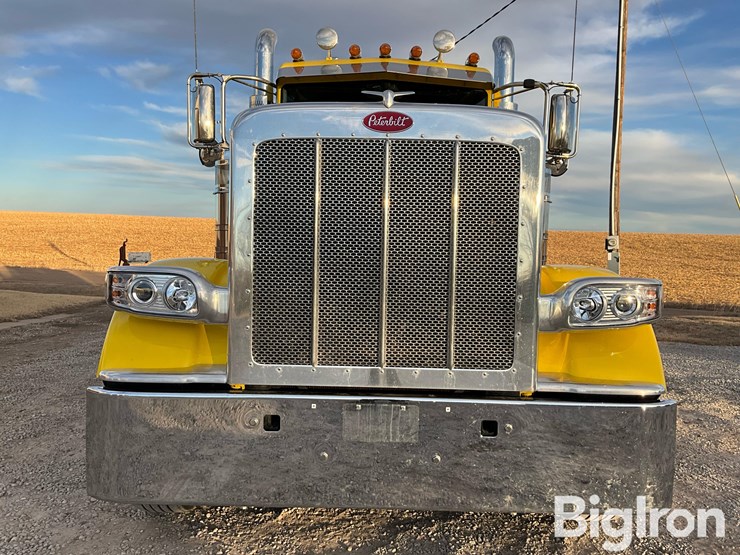 2024-peterbilt-389-image-11