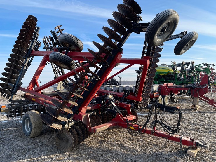 case-ih-340-image-17