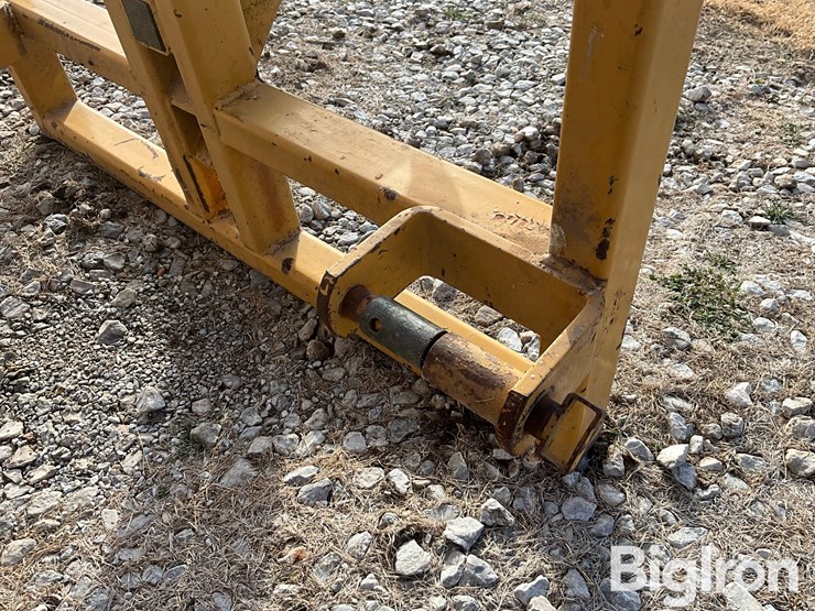 value-eng-3-pt-receiver-hitch-attachment/head-carrier-image-10