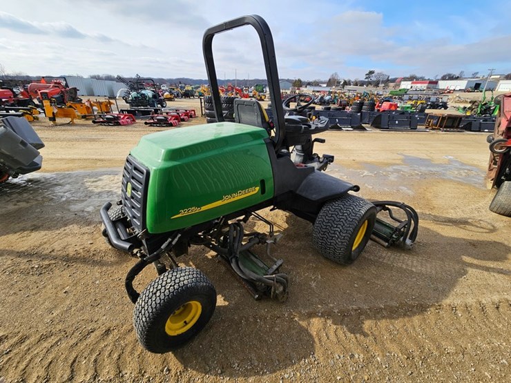 john-deere-3225c-image-5
