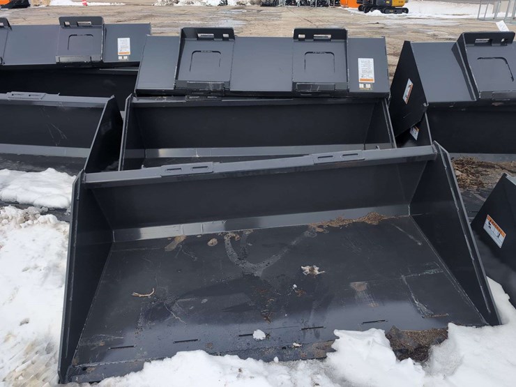 (1)-wolverine-66"-skid-steer-track-duty-bucket-tdb-11-66w-image-1