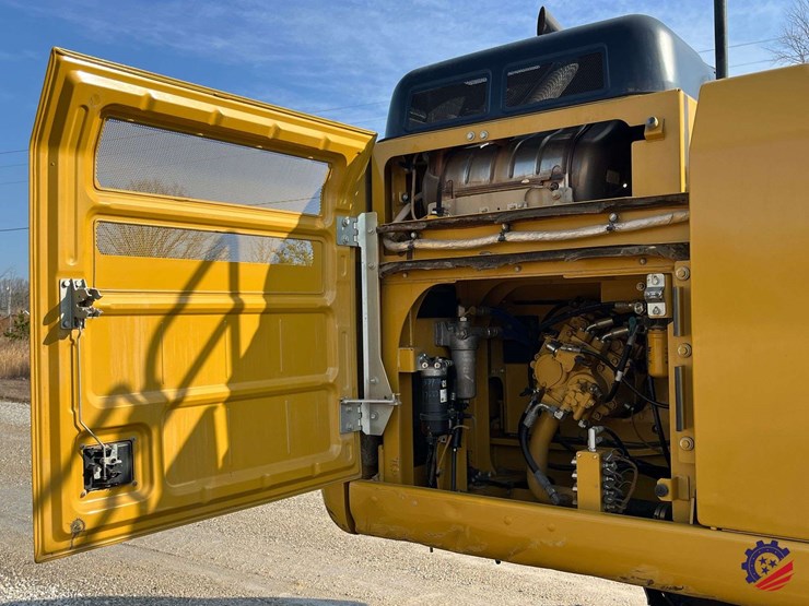 2018-caterpillar-326fl-image-66