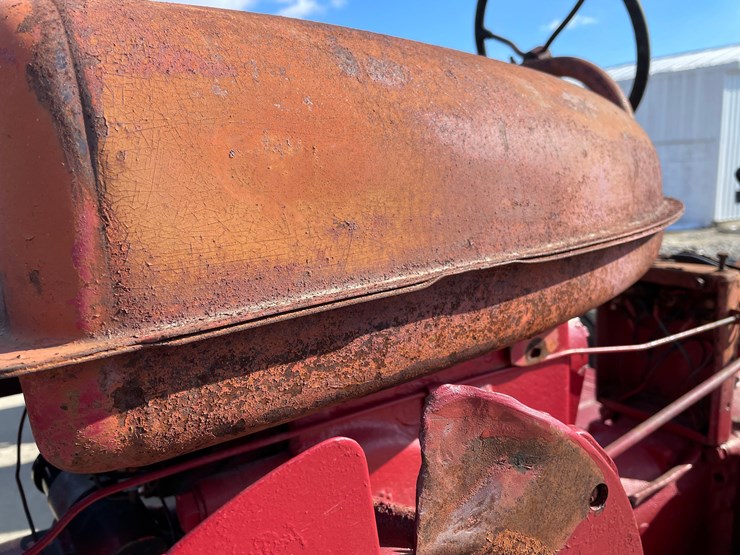 tag-#353,-farmall-130-tractor-image-7