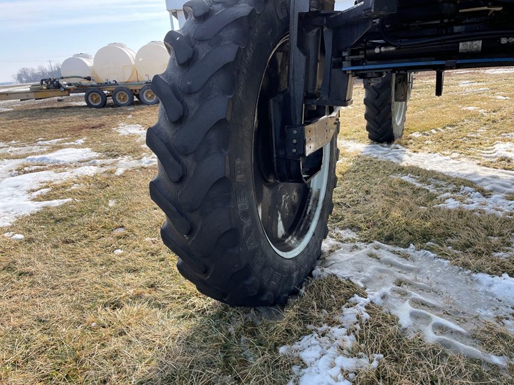 tag-#186,-2009-gvm-6215-self-propelled-sprayer-image-16