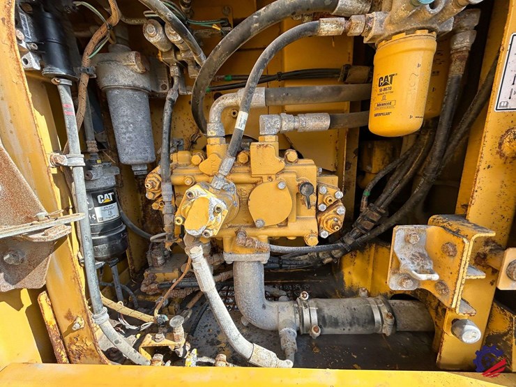 2017-caterpillar-318fl-image-76