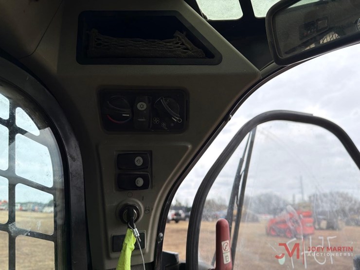 2015-caterpillar-299d-image-20