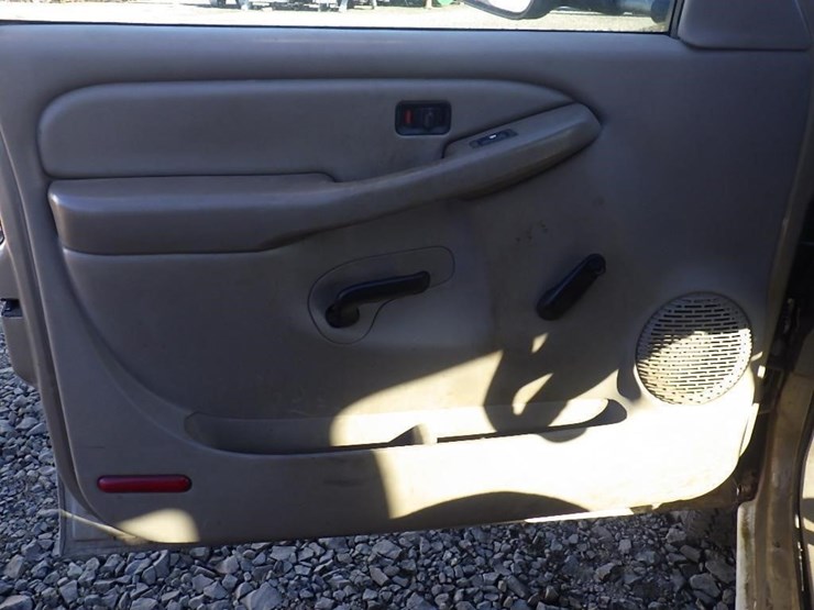 2004-chevrolet-3500-image-10