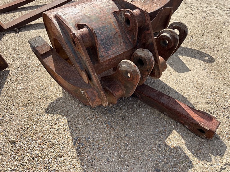 #2772-•-excavator-grapple-attachment-image-3